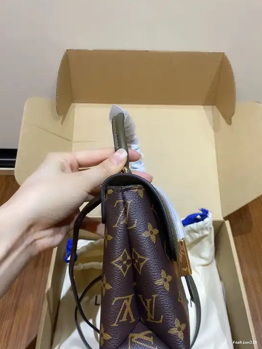 BB VUITTON LOCKY LOUIS 0505